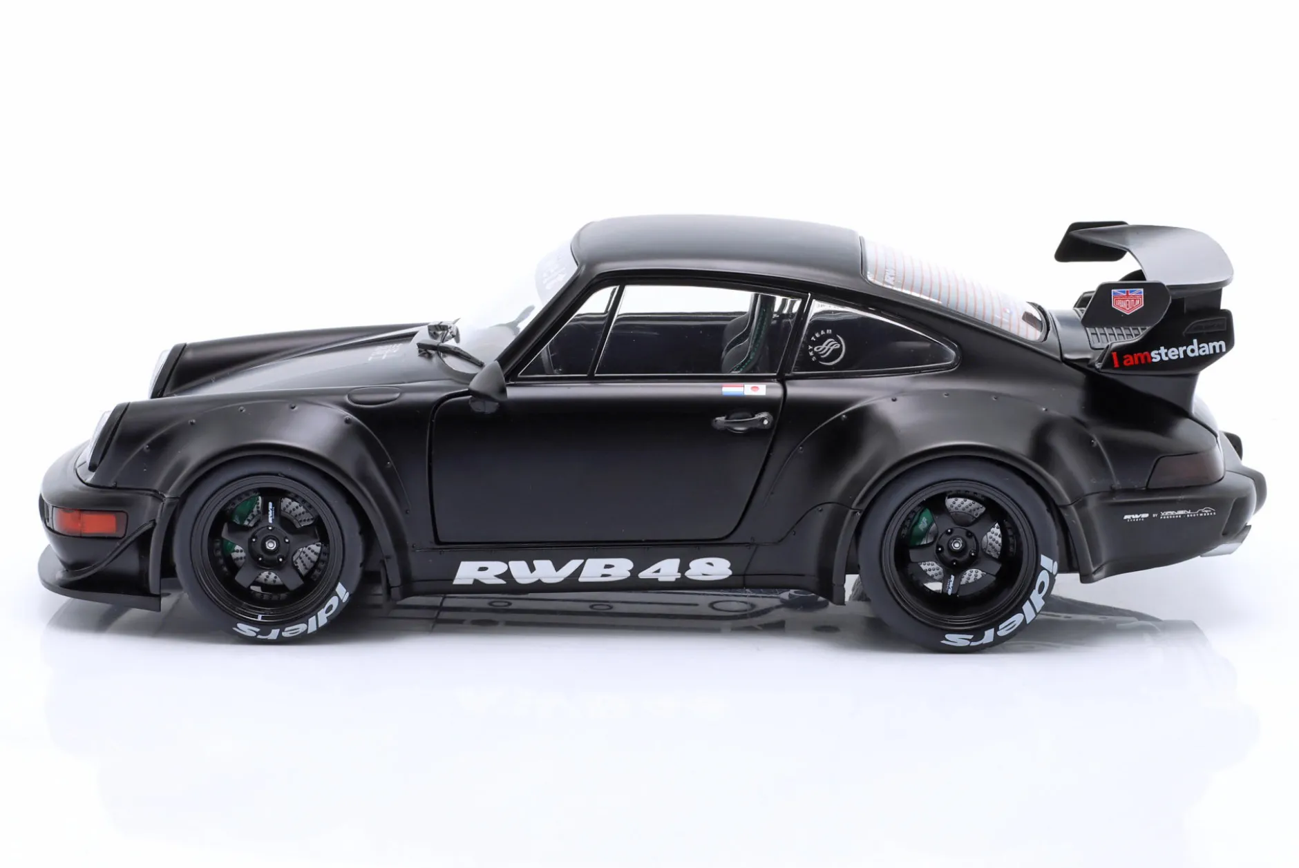 Porsche 911 (964) RWB Rauh-Welt Darth Vader 2016 mattschwarz 1:18 Solido