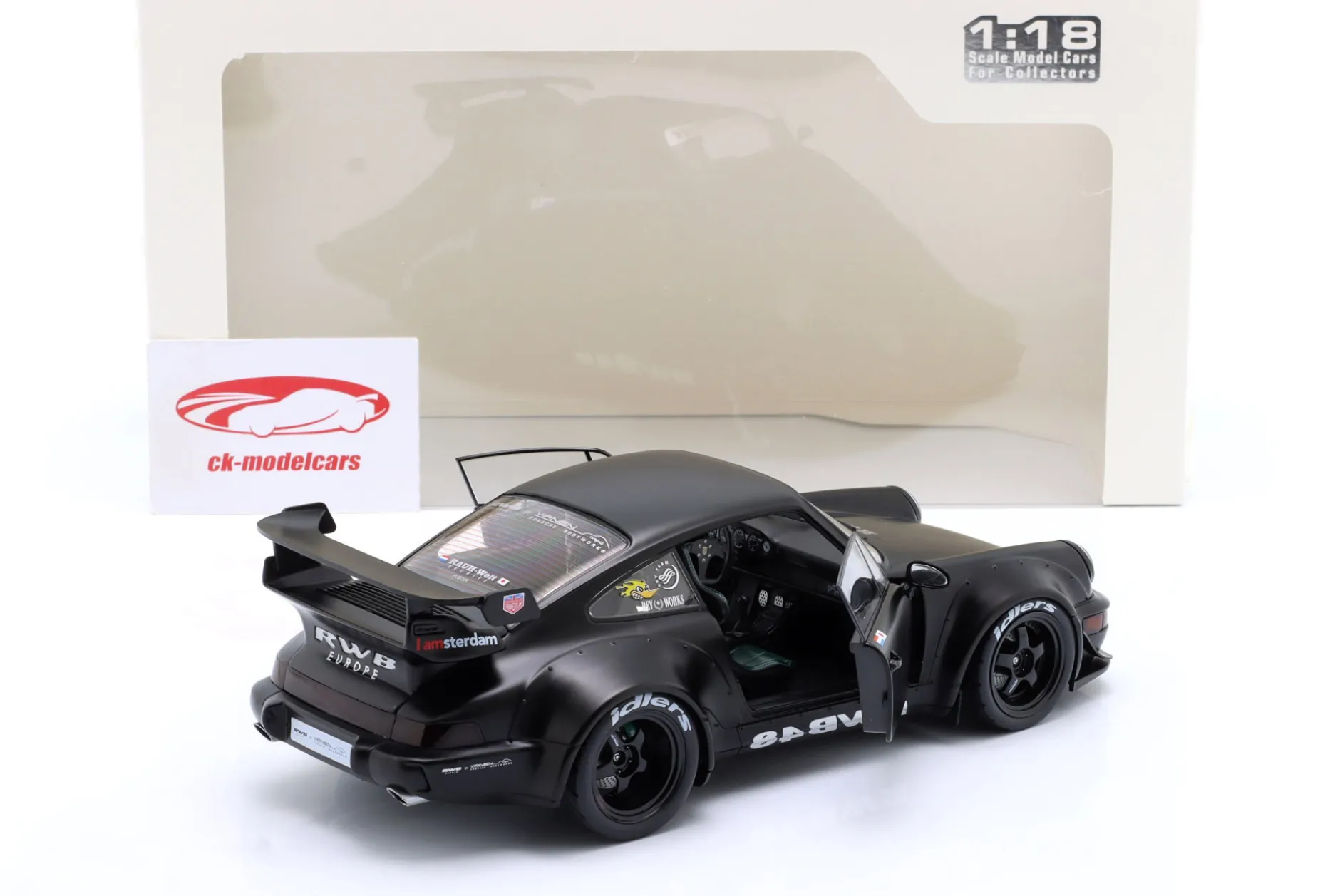 Porsche 911 (964) RWB Rauh-Welt Darth Vader 2016 mattschwarz 1:18 Solido