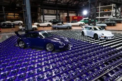 Porsche 911 (993) RWB Rauh-Welt Furusato Sidney Hoffmann Signature Edition mit Figur 1:18 WERK83