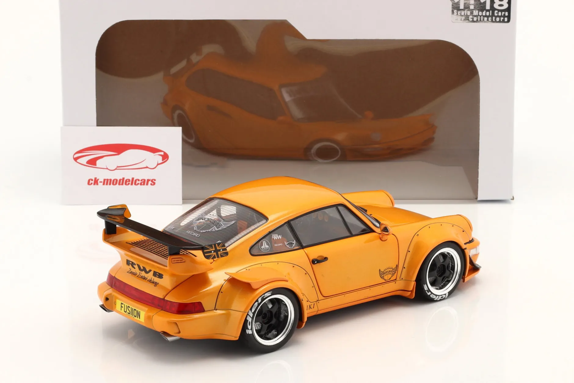 Porsche 911 (964) RWB Rauh-Welt Hibiki Baujahr 2016 orange 1:18 Solido