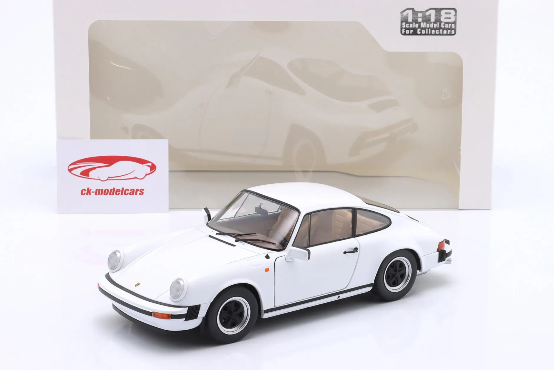 Porsche 911 (930) 3.0 SC Baujahr 1974 Grand Prix weiß 1:18 Solido