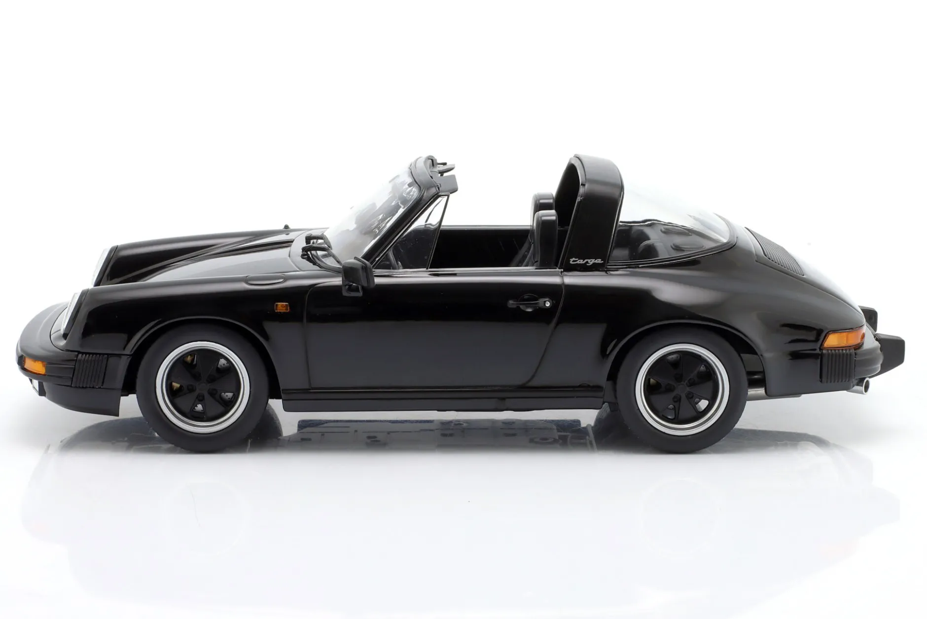 Porsche 911 SC Targa Baujahr 1983 schwarz 1:18 KK-Scale