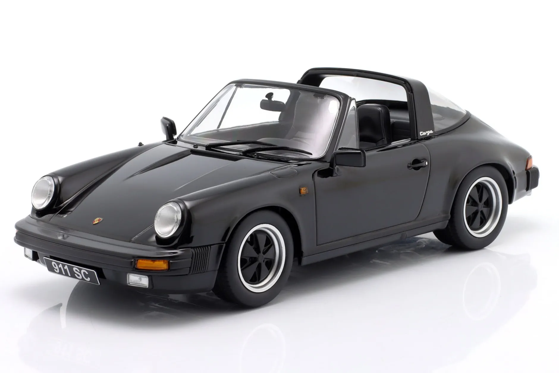 Porsche 911 SC Targa Baujahr 1983 schwarz 1:18 KK-Scale