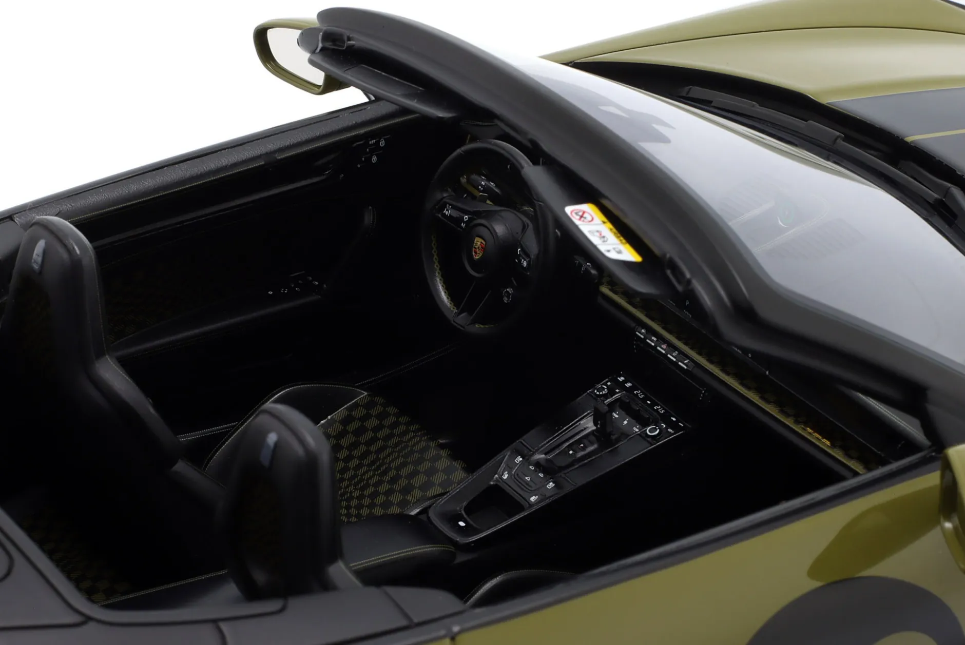 Porsche 911 (992.2) Spirit 70 Baujahr 2025 olive neo 1:12 Spark
