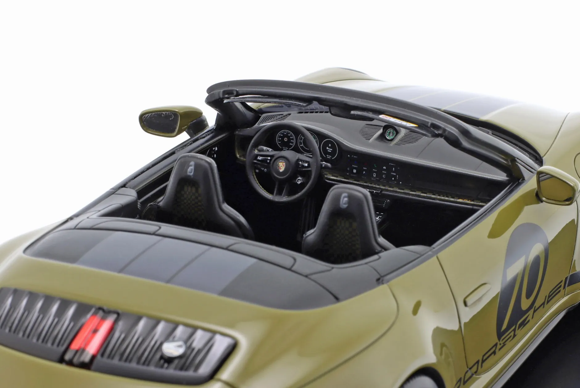 Porsche 911 (992.2) Spirit 70 Baujahr 2025 olive neo 1:18 Spark