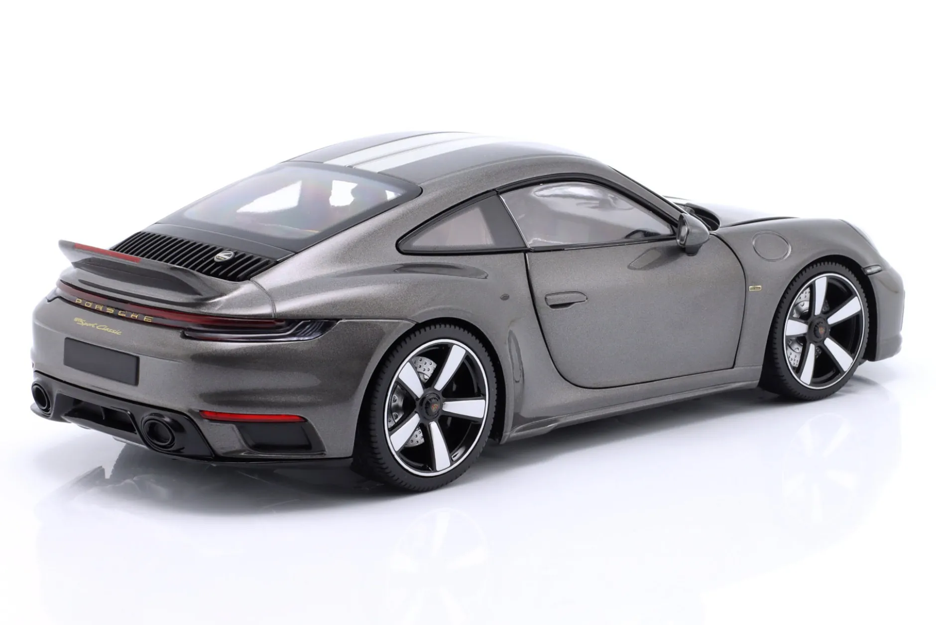 Porsche 911 (992) Sport Classic Baujahr 2022 grau metallic 1:18 Minichamps