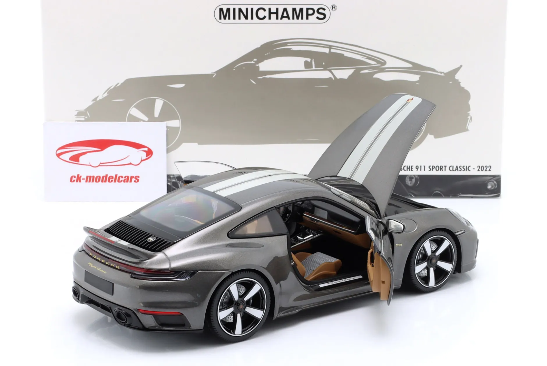 Porsche 911 (992) Sport Classic Baujahr 2022 grau metallic 1:18 Minichamps