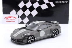 Porsche 911 (992) Sport Classic Baujahr 2022 grau metallic mit Dekor 1:18 Minichamps