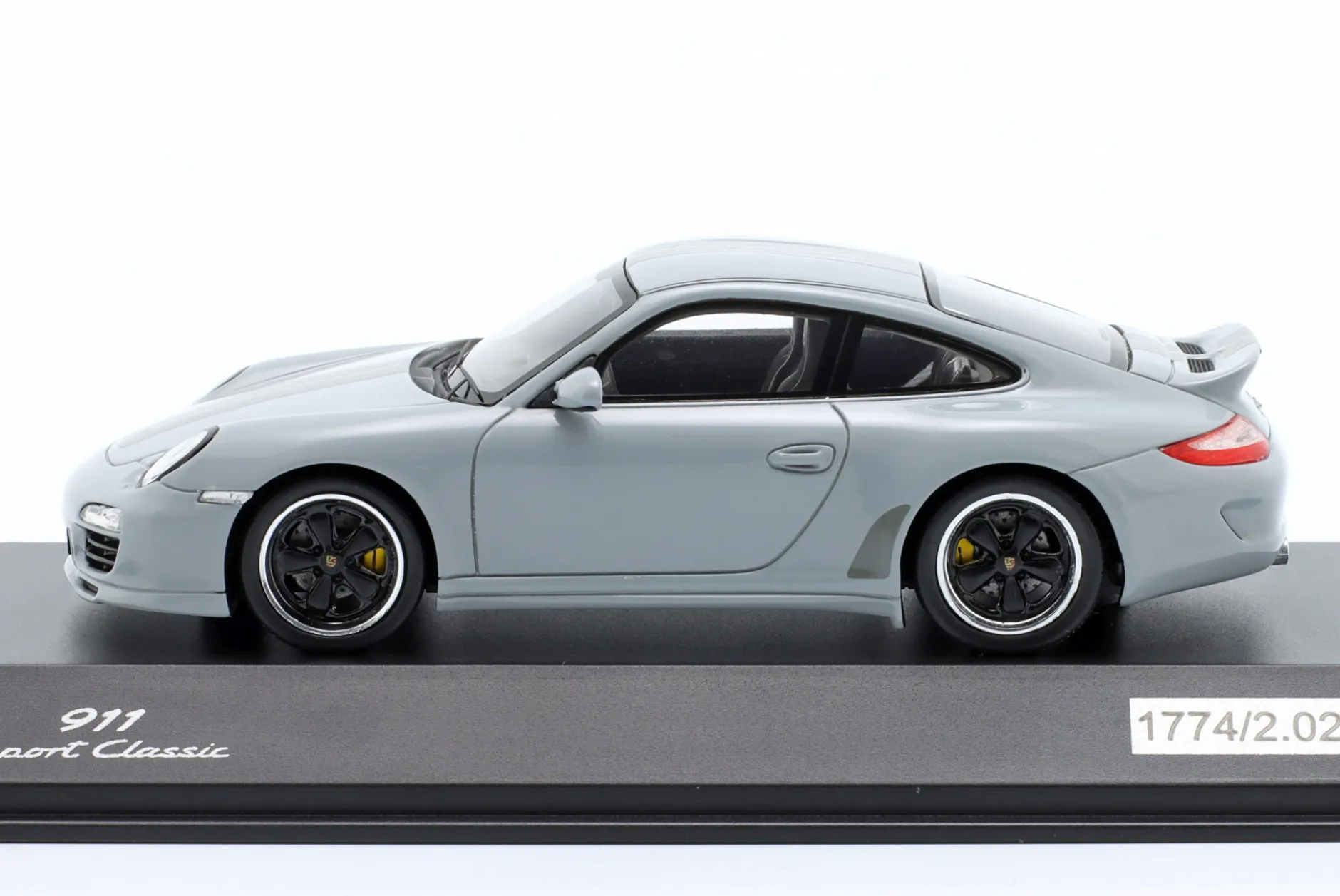 Porsche 911 (997) Sport Classic grau 1:43 Spark