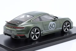 Porsche 911 (992) Sport Classic 2022 oakgrün metallic 1:18 Spark