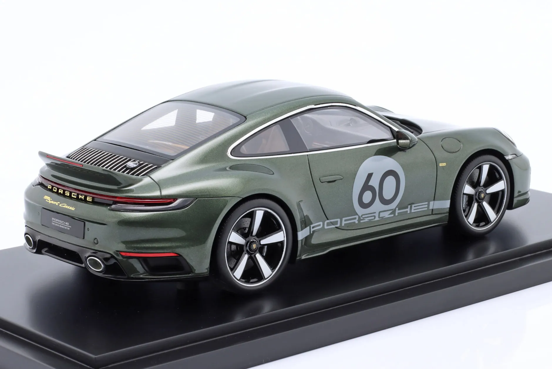 Porsche 911 (992) Sport Classic 2022 oakgrün metallic 1:18 Spark