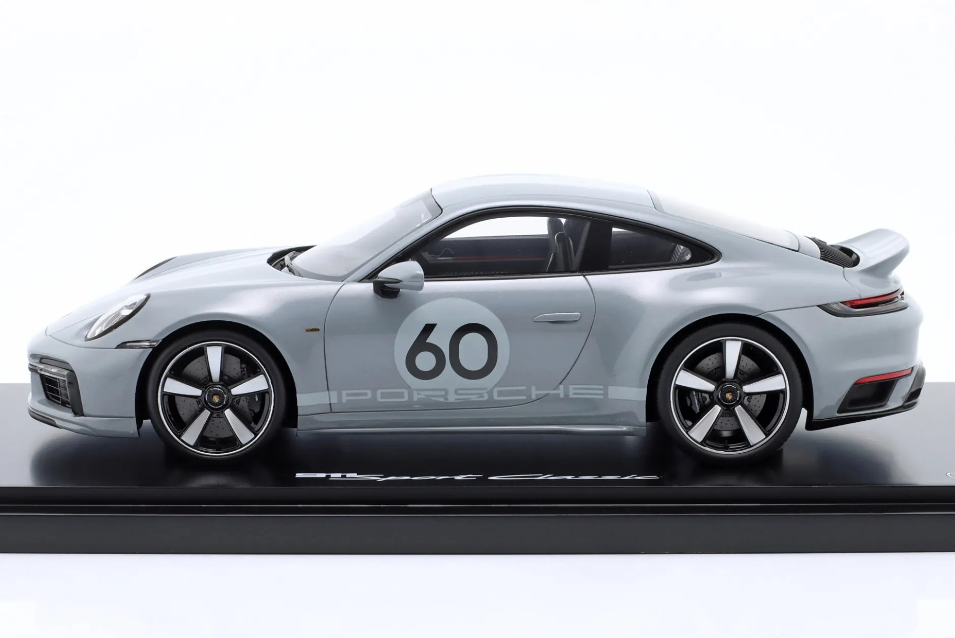 Porsche 911 (992) Sport Classic #60 sportgrau metallic 1:18 Spark