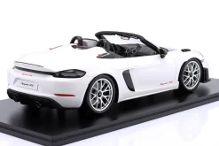 Porsche 718 Spyder RS Baujahr 2023 weiß 1:12 Schuco