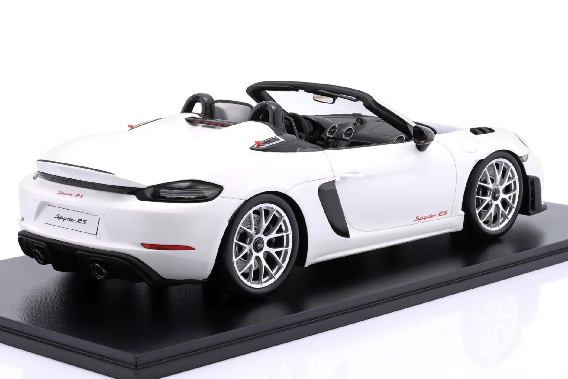 Porsche 718 Spyder RS Baujahr 2023 weiß 1:12 Schuco