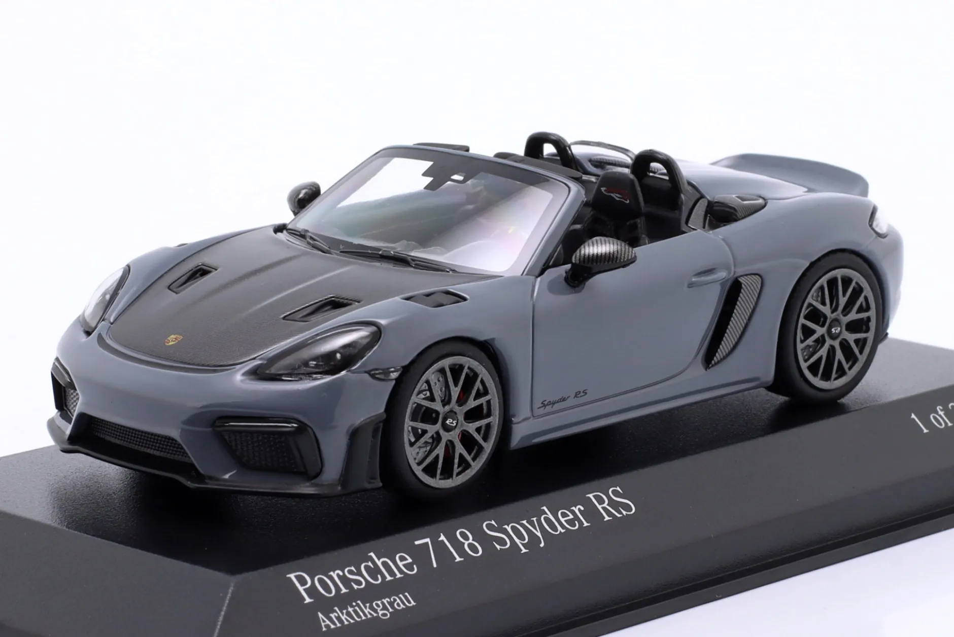 Porsche Spyder RS Weissach-Package 2023 arktikgrau 1:43 Minichamps