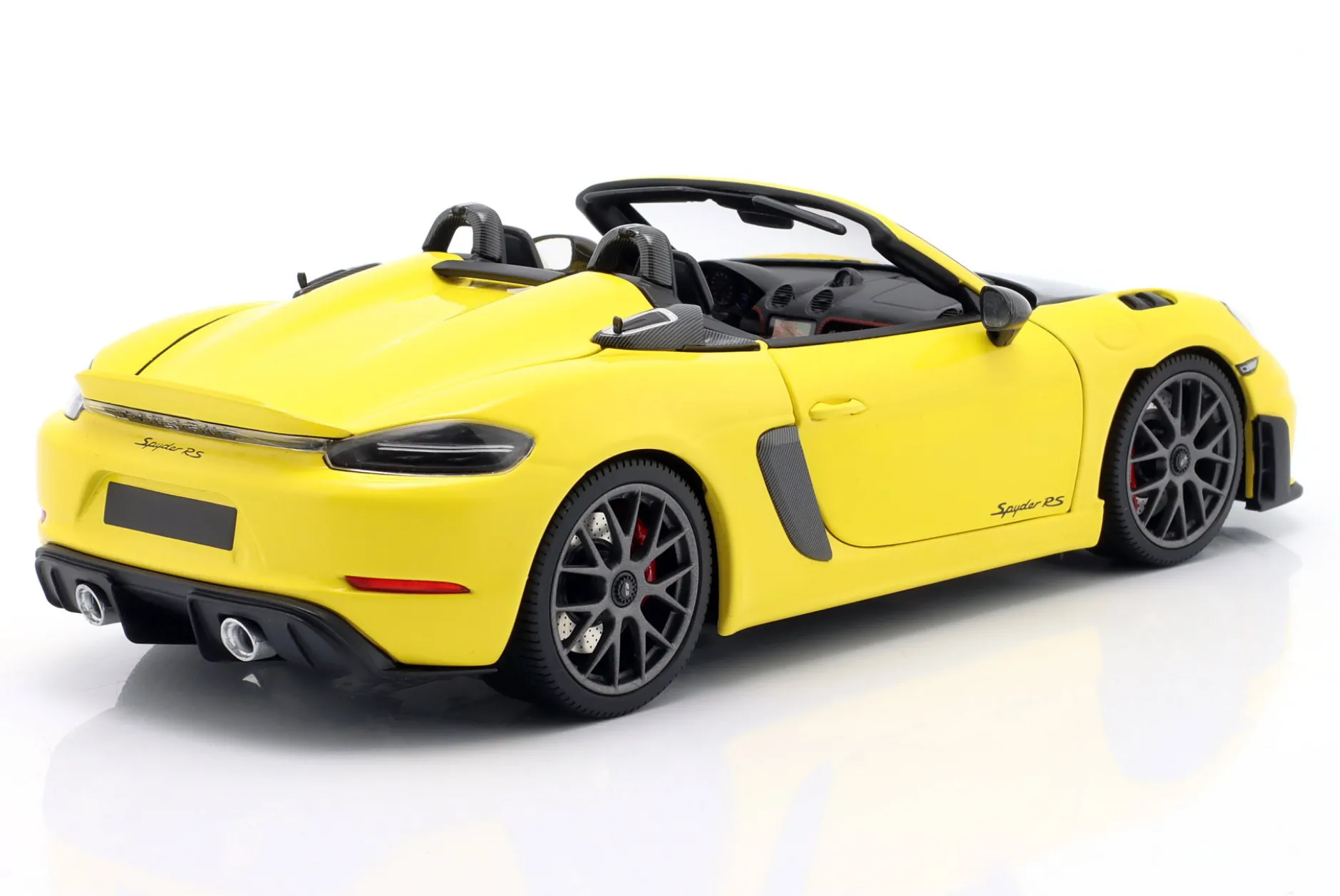Porsche 718 Spyder RS Weissach-Paket Baujahr 2024 gelb 1:18 Minichamps
