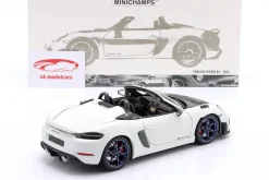 Porsche 718 Spyder RS Weissach-Paket Baujahr 2024 weiß 1:18 Minichamps