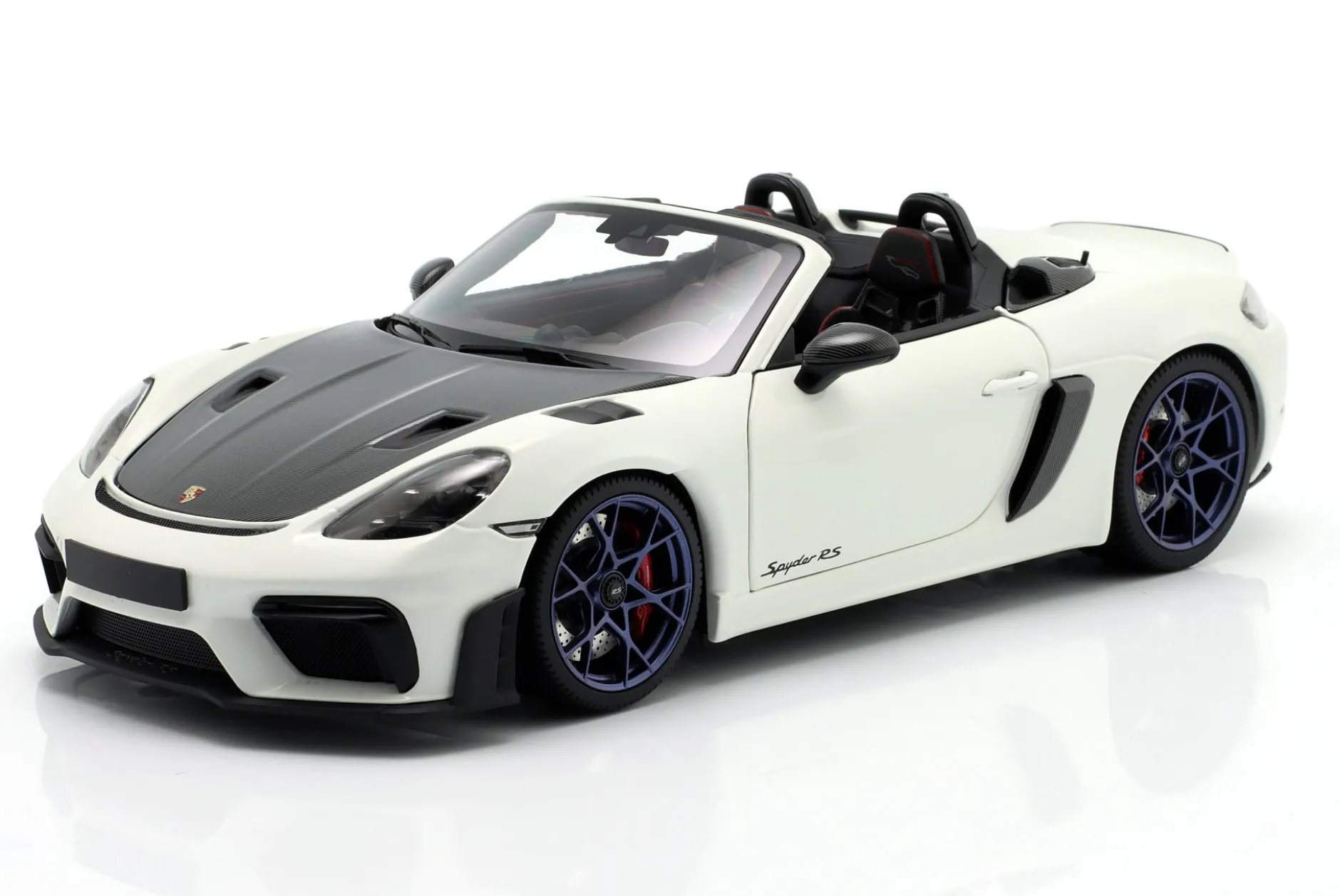 Porsche 718 Spyder RS Weissach-Paket Baujahr 2024 weiß 1:18 Minichamps