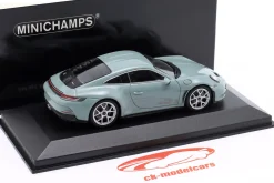 Porsche 911 (992) S/T Baujahr 2024 shadegrün metallic 1:43 Minichamps
