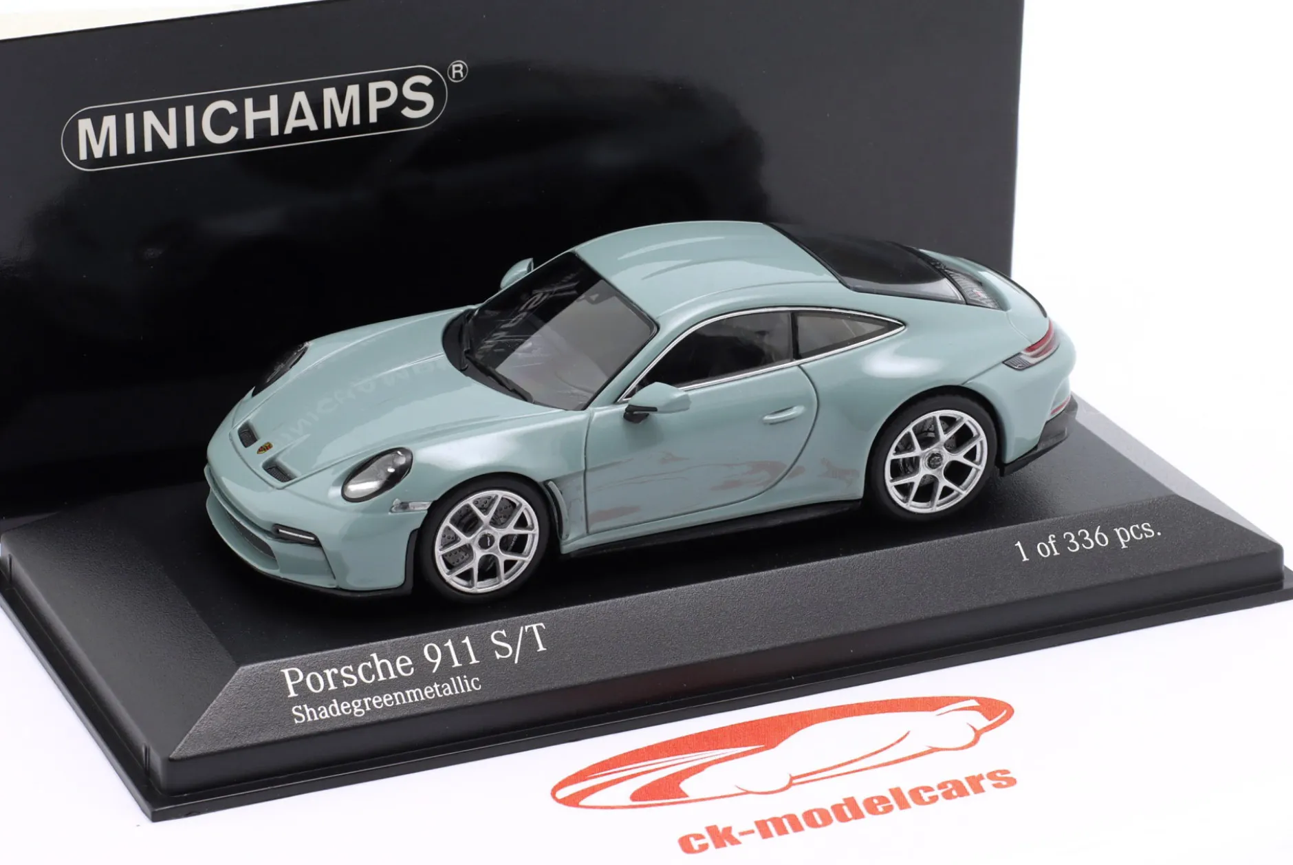 Porsche 911 (992) S/T Baujahr 2024 shadegrün metallic 1:43 Minichamps