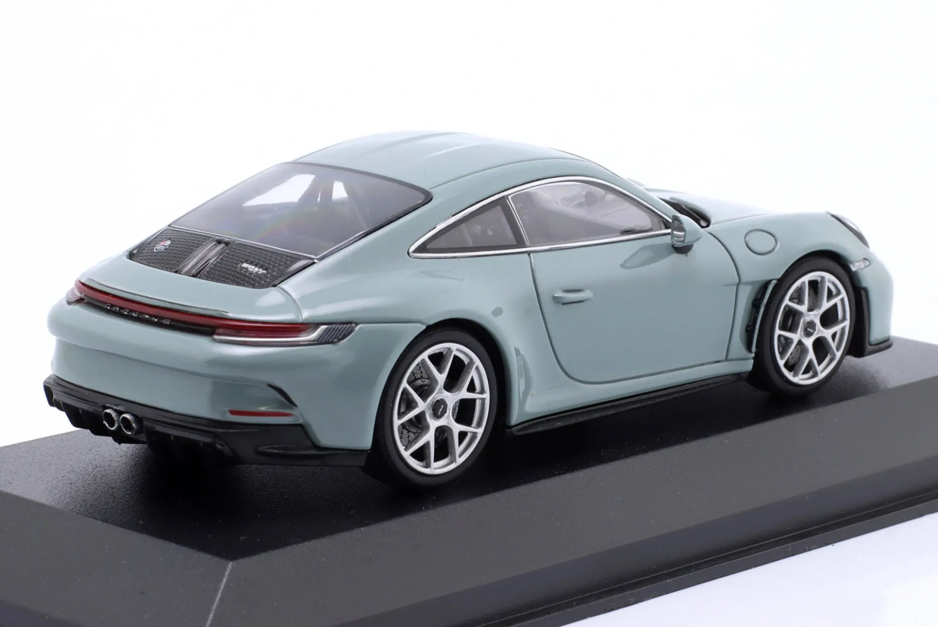 Porsche 911 (992) S/T Baujahr 2024 shadegrün metallic 1:43 Minichamps