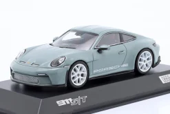Porsche 911 (992) S/T 60 Jahre Porsche 911 shadegreen 1:43 Spark
