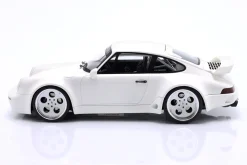Porsche 911 Strosek Giga Baujahr 2024 weiß 1:18 GT-Spirit