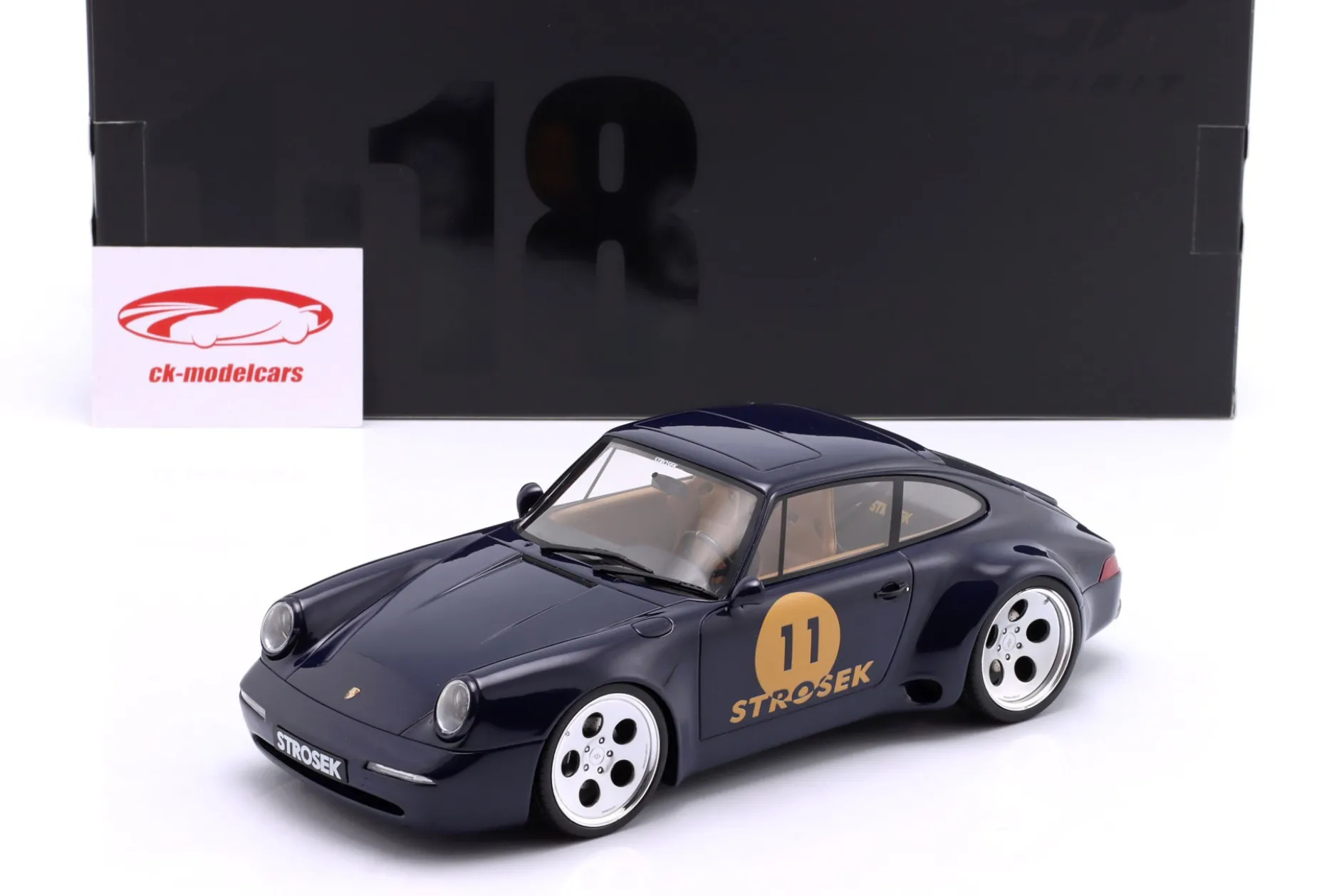 Porsche 911 Strosek Mega 30 Baujahr 2024 dunkelblau 1:18 GT-Spirit