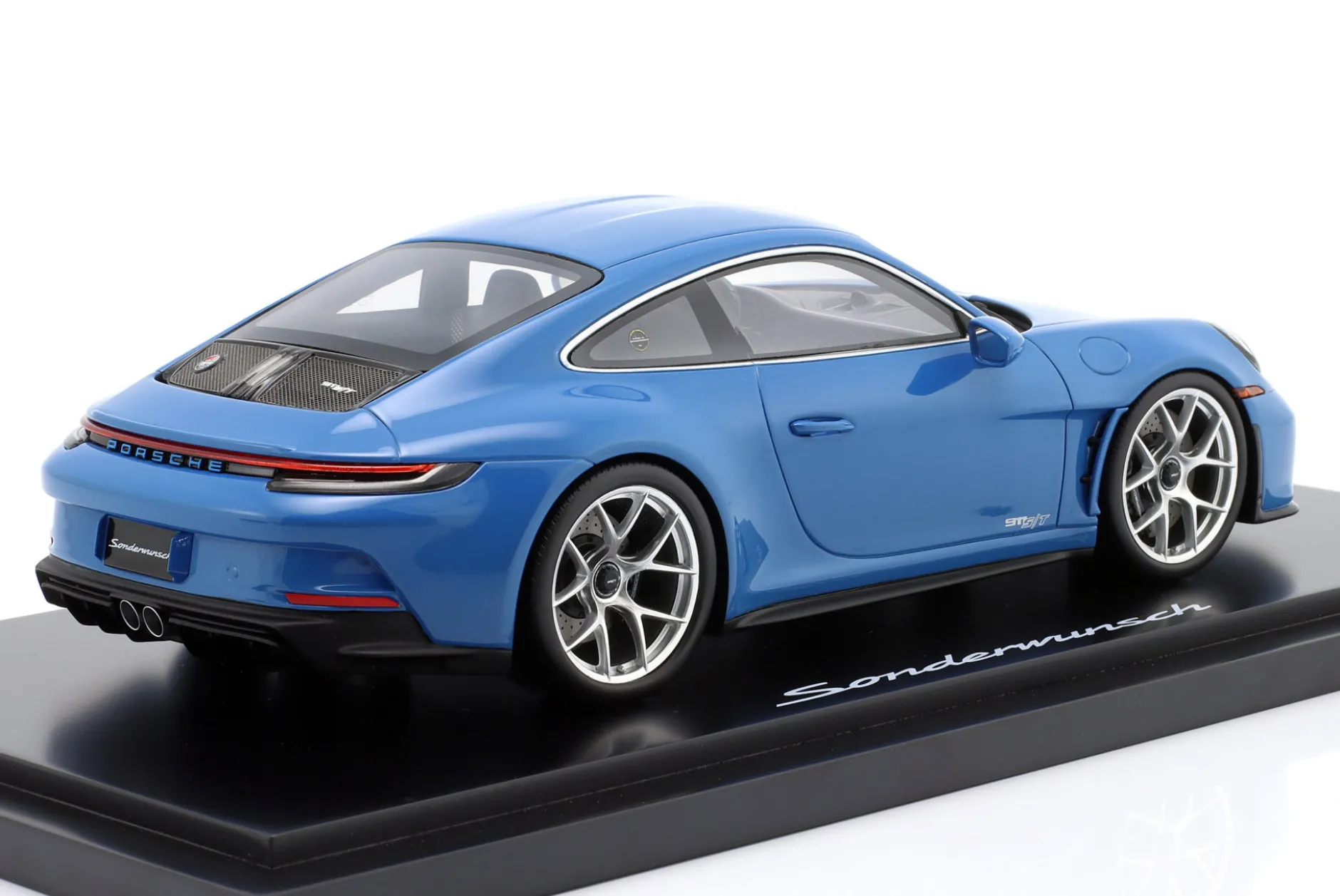 Porsche 911 (992) S/T Sonderwunsch Daniblau 1:18 Spark