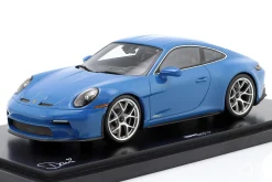 Porsche 911 (992) S/T Sonderwunsch Daniblau 1:18 Spark