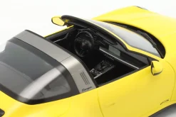 Porsche 911 (992) Targa 4 GTS Baujahr 2021 racing gelb 1:18 Minichamps