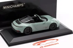 Porsche 911 (992.2) Targa 4 GTS Baujahr 2024 shadegreen metallic 1:43 Minichamps