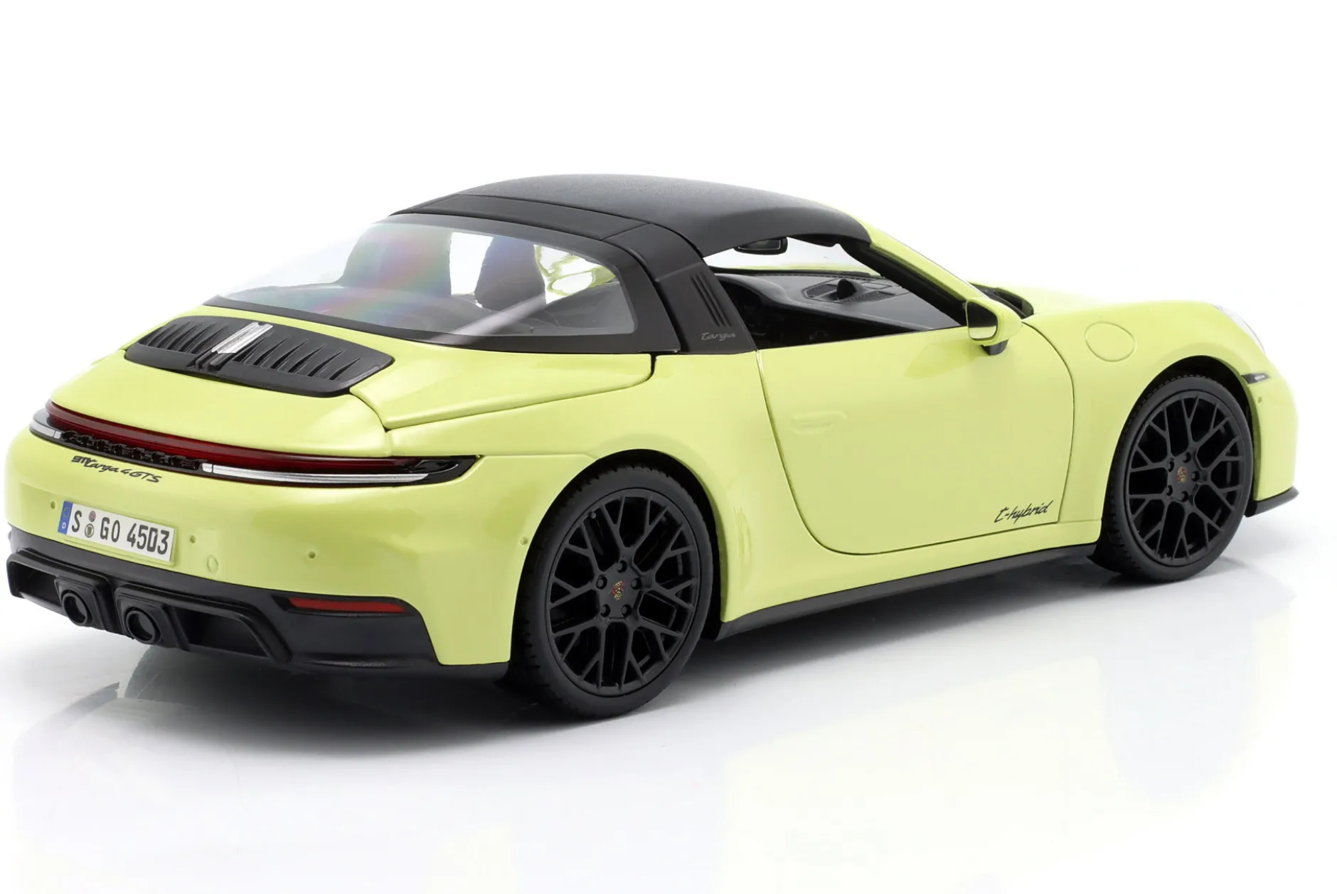 Porsche 911 (992.2) Targa 4 GTS Hybrid Baujahr 2025 gelb 1:18 Maisto