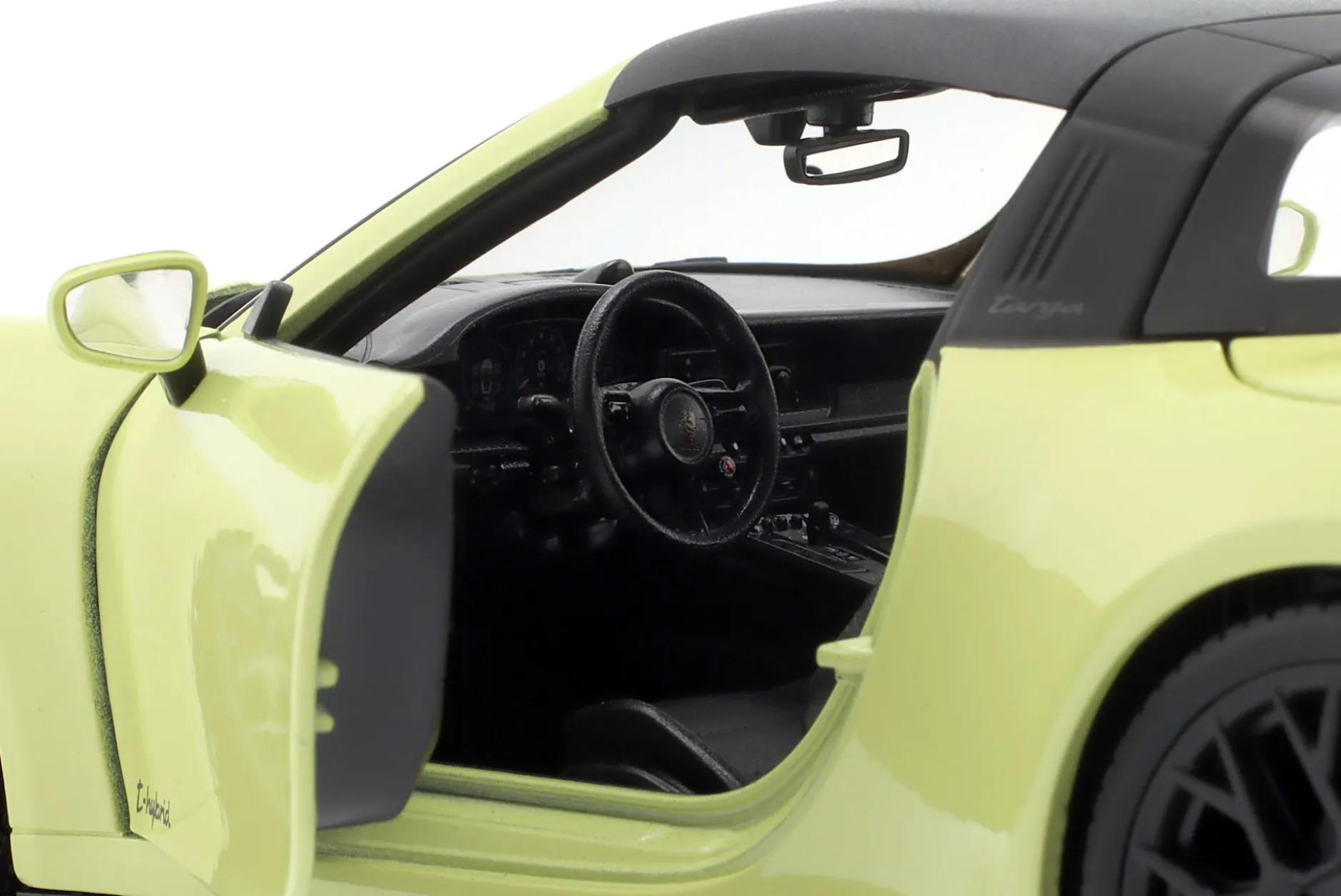 Porsche 911 (992.2) Targa 4 GTS Hybrid Baujahr 2025 gelb 1:18 Maisto