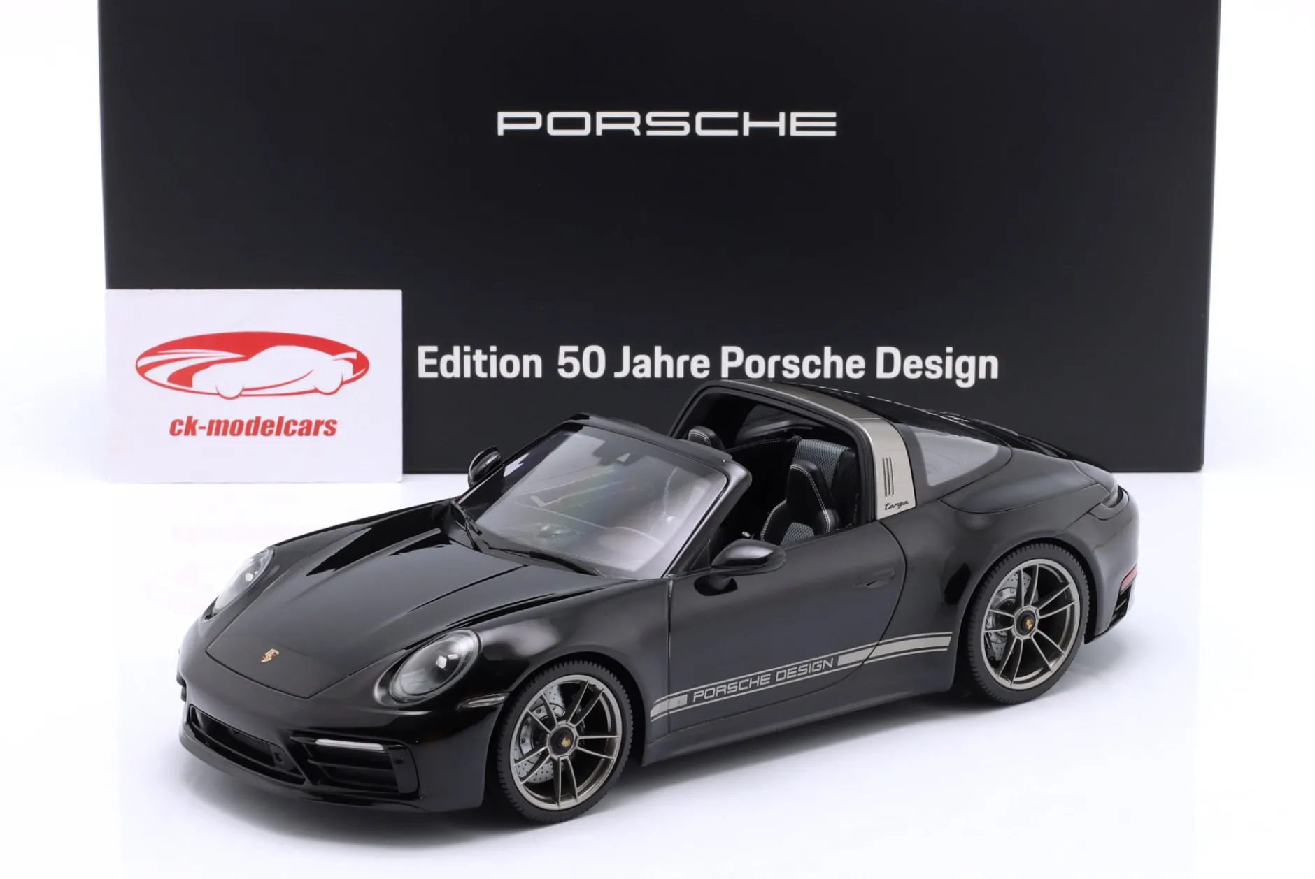 Porsche 911 (992) Targa 4 GTS 50 Jahre Porsche Design schwarz 1:18 Minichamps