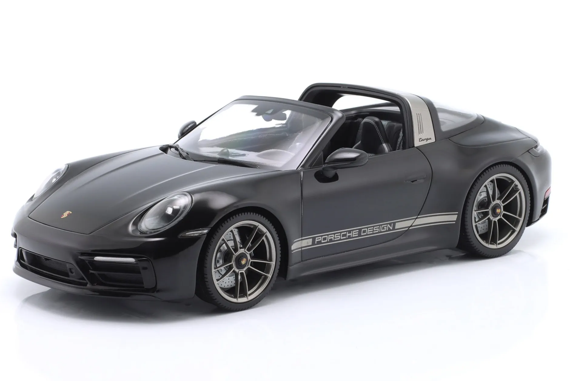 Porsche 911 (992) Targa 4 GTS 50 Jahre Porsche Design schwarz 1:18 Minichamps