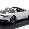 Porsche 911 (992) Targa 4S Baujahr 2021 silber 1:43 Spark