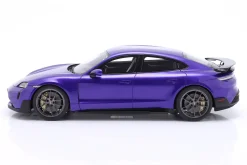 Porsche Taycan Turbo GT Baujahr 2023 lila 1:18 GT-Spirit