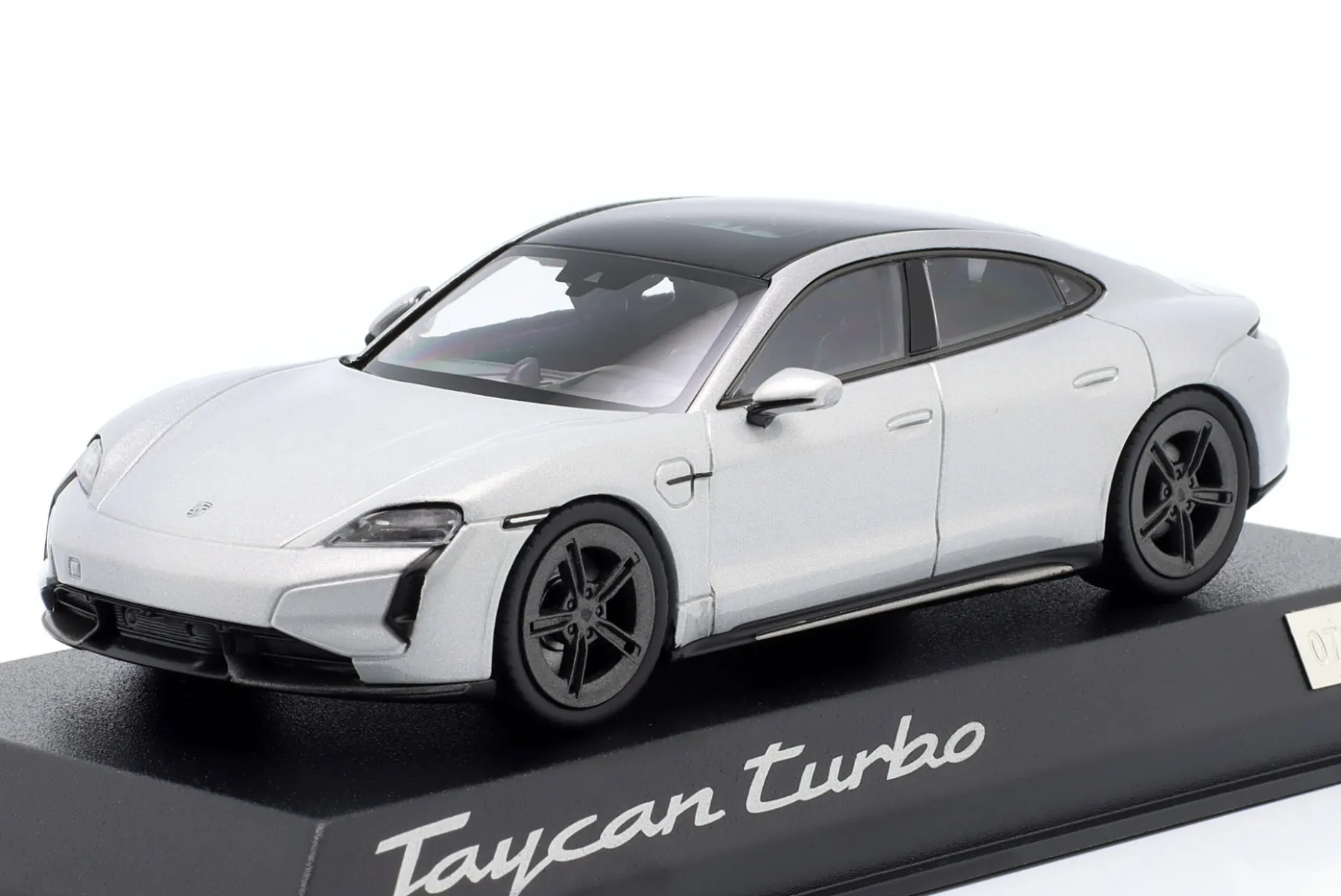 Porsche Taycan Turbo (J1 PA) eisgrau metallic 1:43 Norev
