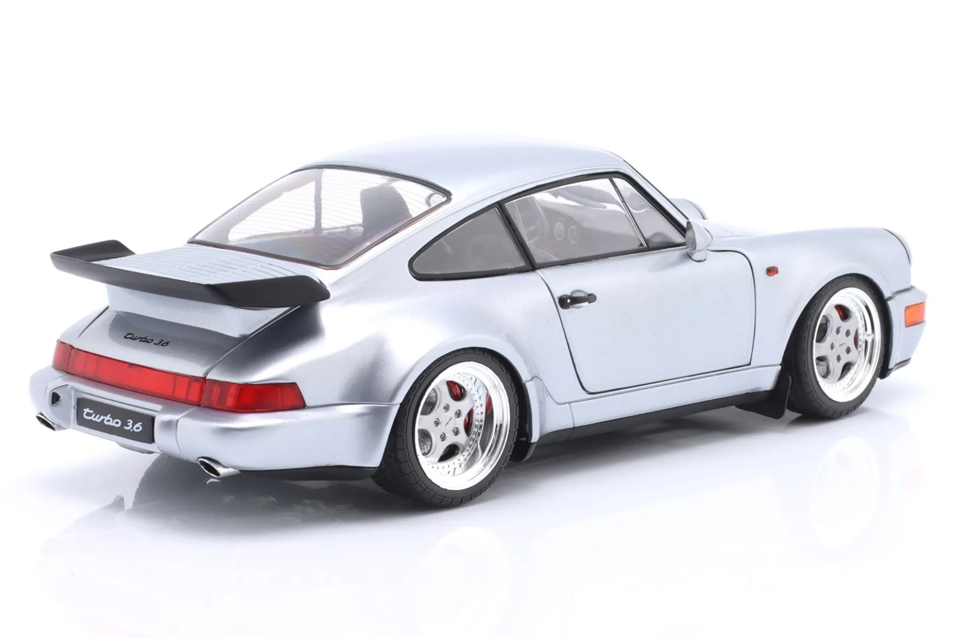 Porsche 911 (964) Turbo 3.6 Baujahr 1990 polarsilber 1:18 Solido