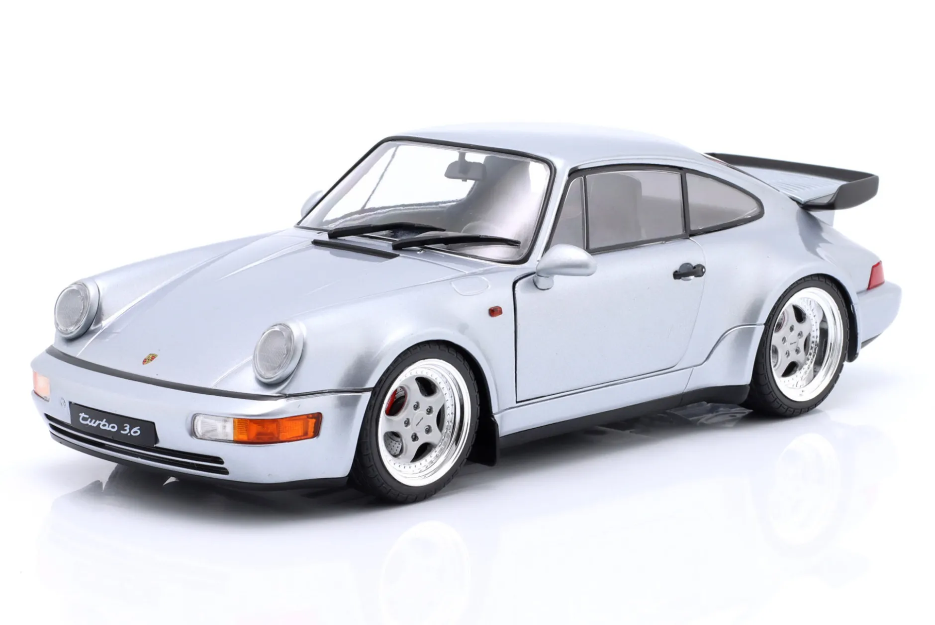 Porsche 911 (964) Turbo 3.6 Baujahr 1990 polarsilber 1:18 Solido