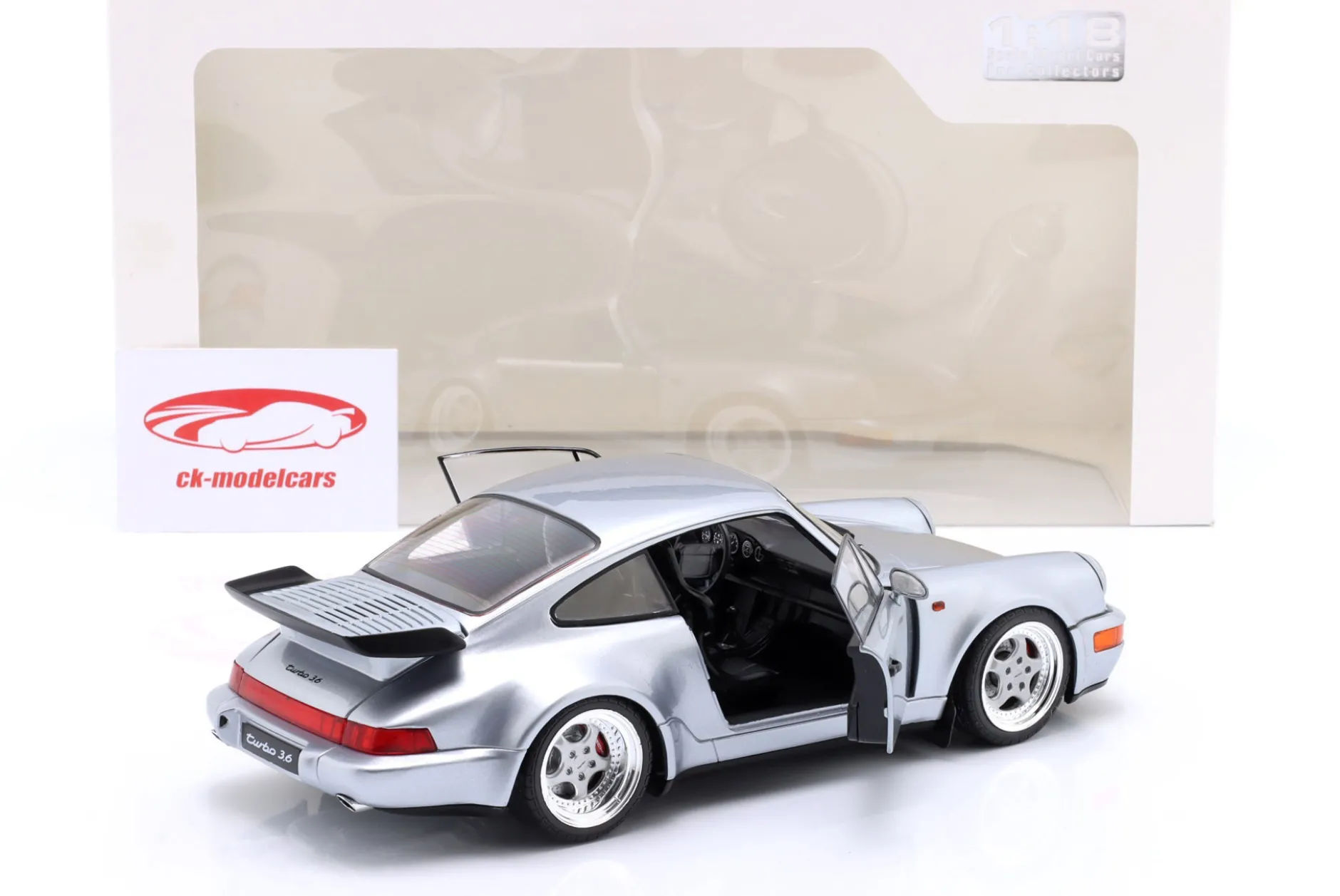 Porsche 911 (964) Turbo 3.6 Baujahr 1990 polarsilber 1:18 Solido