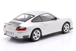Porsche 911 (996) Turbo Baujahr 2000 silber 1:18 KK-Scale