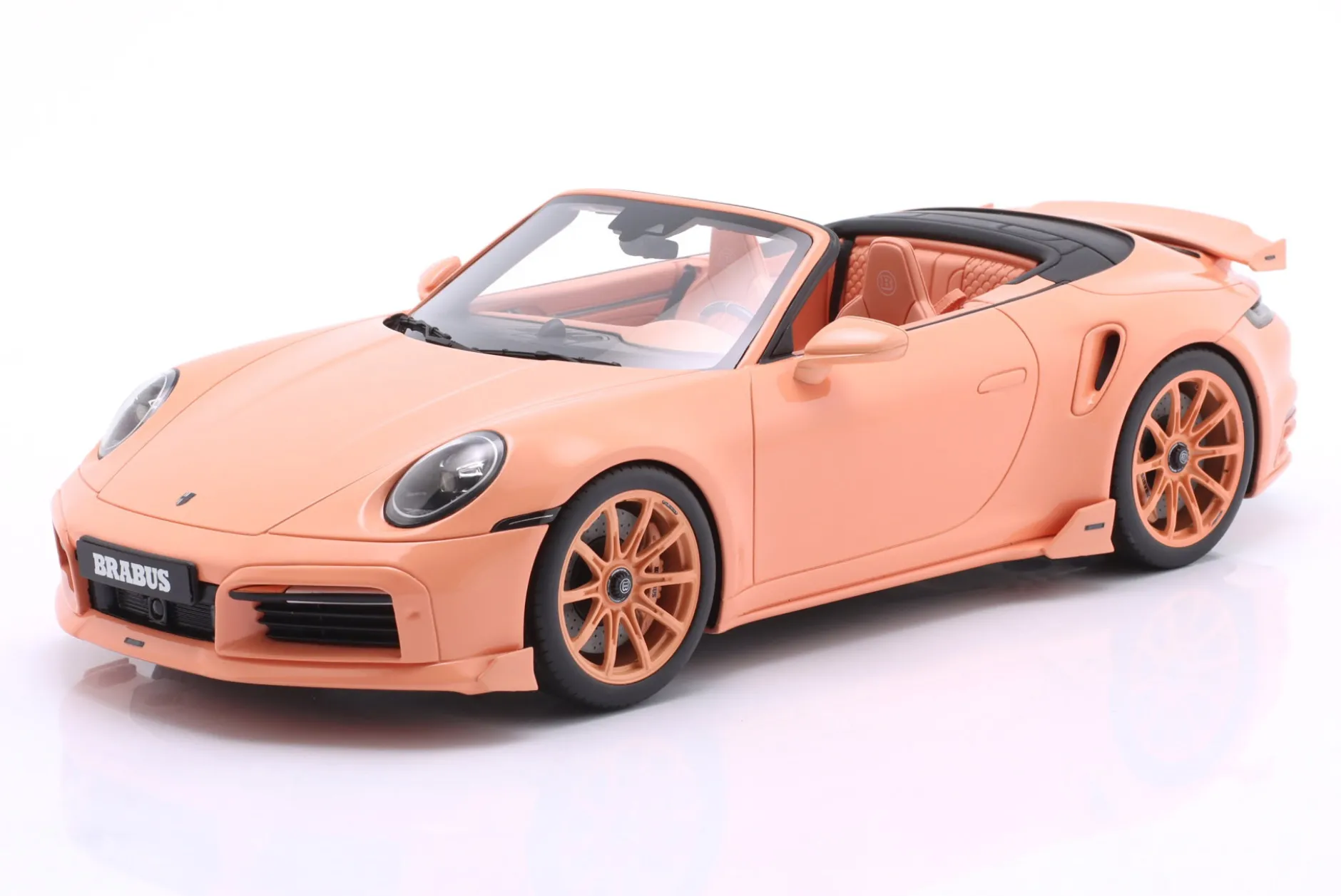 Porsche 911 Turbo S Brabus 900 Baujahr 2015 peetch 1:18 GT-Spirit