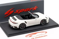 Porsche 911 (992) Turbo S Cabriolet Baujahr 2021 weiß 1:43 Spark