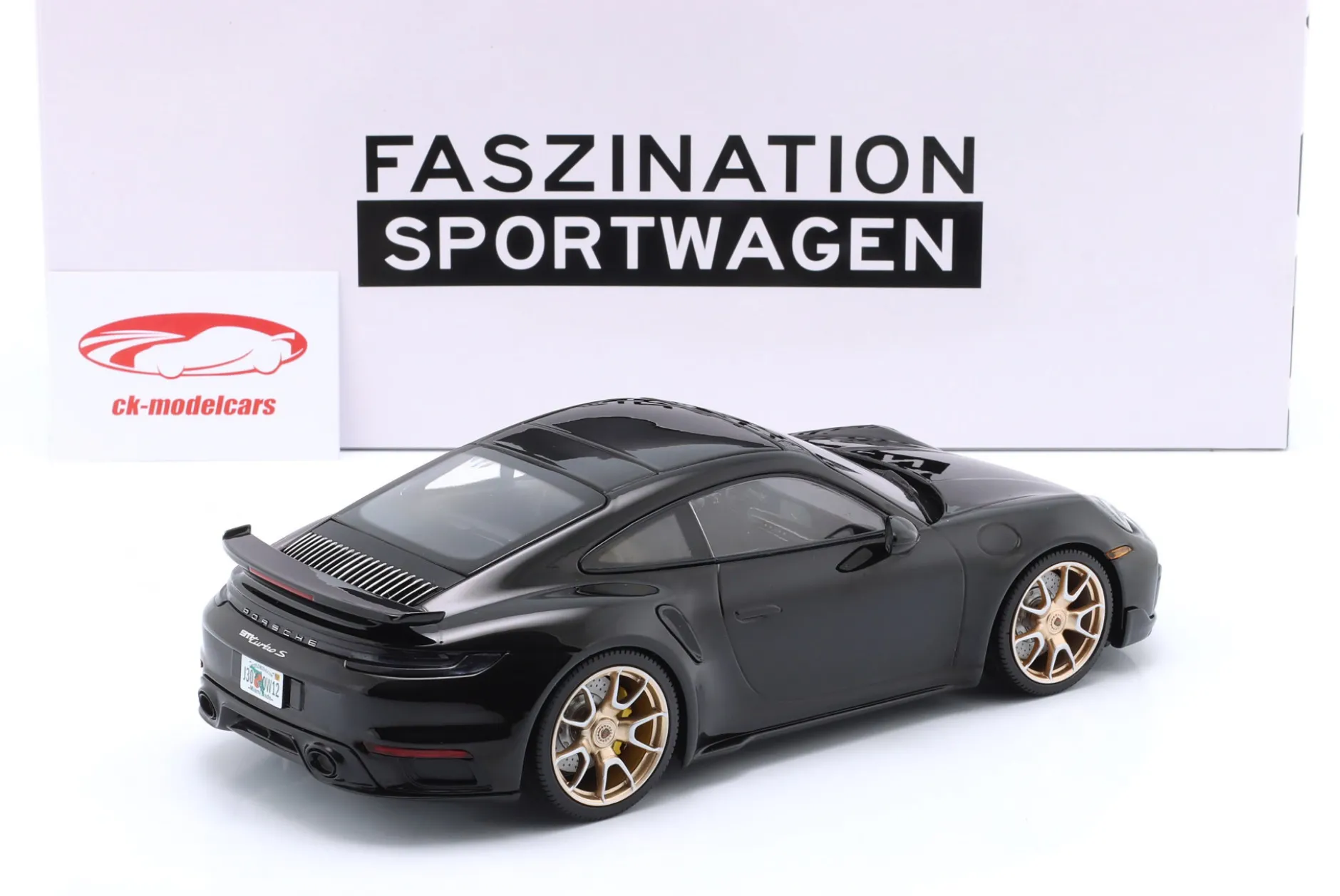 Porsche 911 (992) Turbo S Coupe Movie Bad Boys 2024 schwarz 1:18 Minichamps