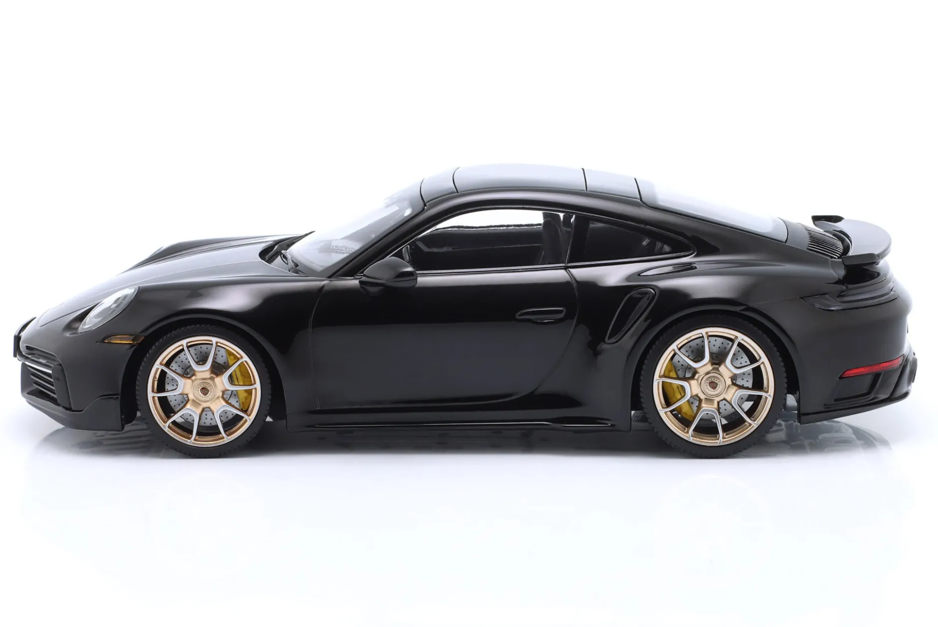 Porsche 911 (992) Turbo S Coupe Movie Bad Boys 2024 schwarz 1:18 Minichamps