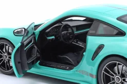 Porsche 911 (992) Turbo S Coupe Sport Design 2021 mintgrün 1:18 Minichamps