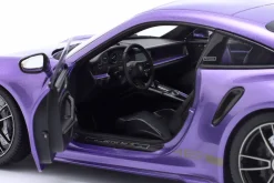 Porsche 911 (992) Turbo S Coupe Sport Design 2021 viola 1:18 Minichamps