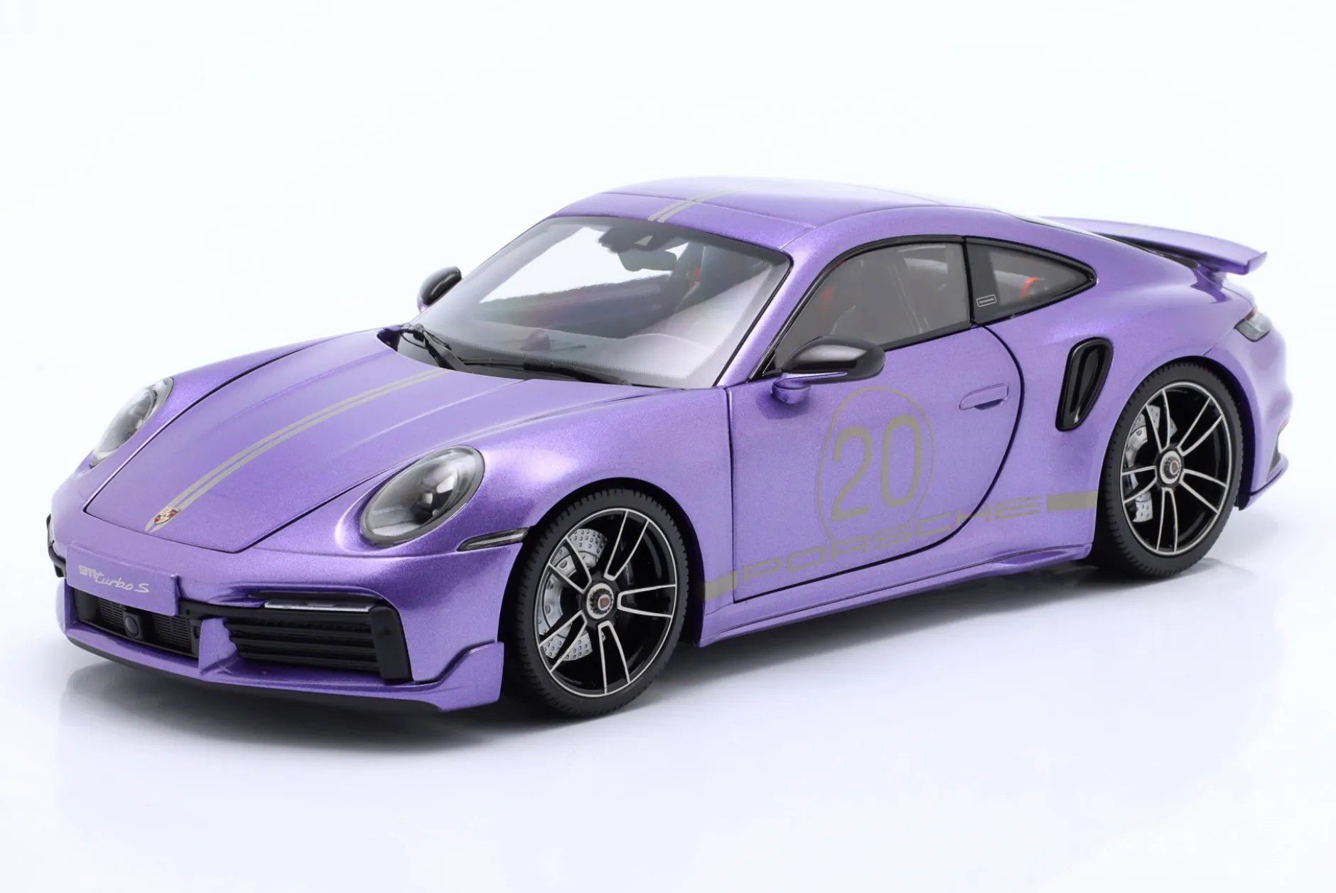 Porsche 911 (992) Turbo S Coupe Sport Design 2021 viola 1:18 Minichamps